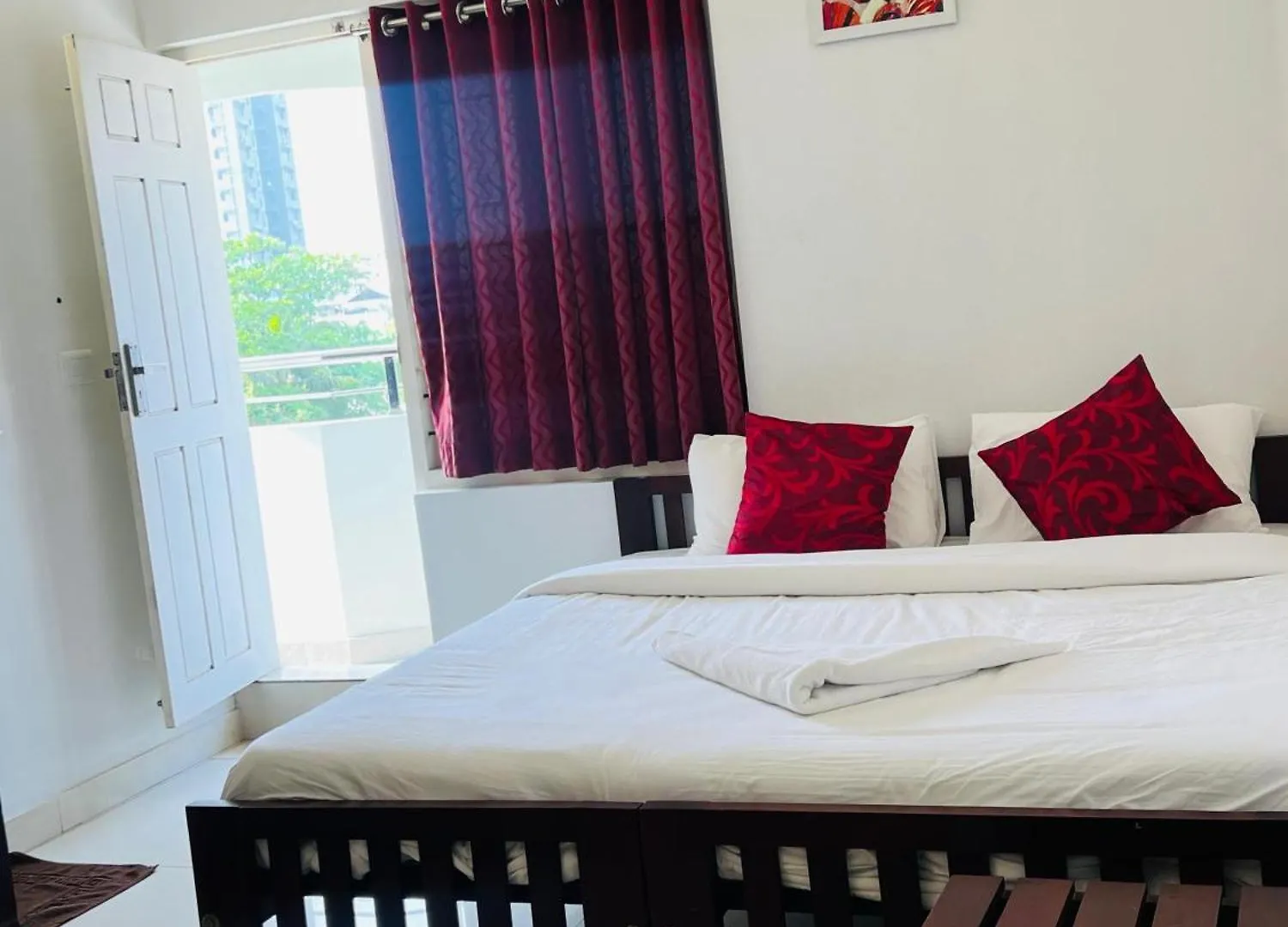 White House Inn Kochi Hotel